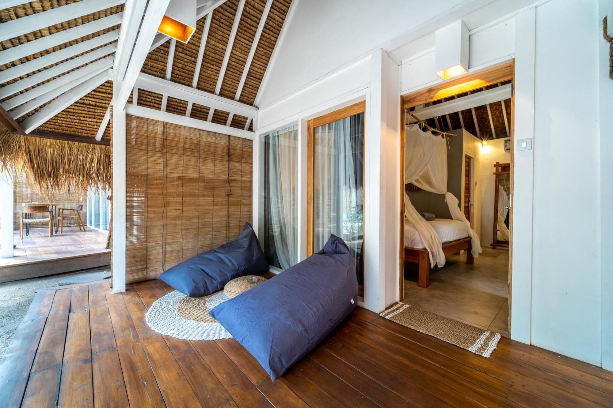 Mowies On The Beach Gili Air Exterior photo